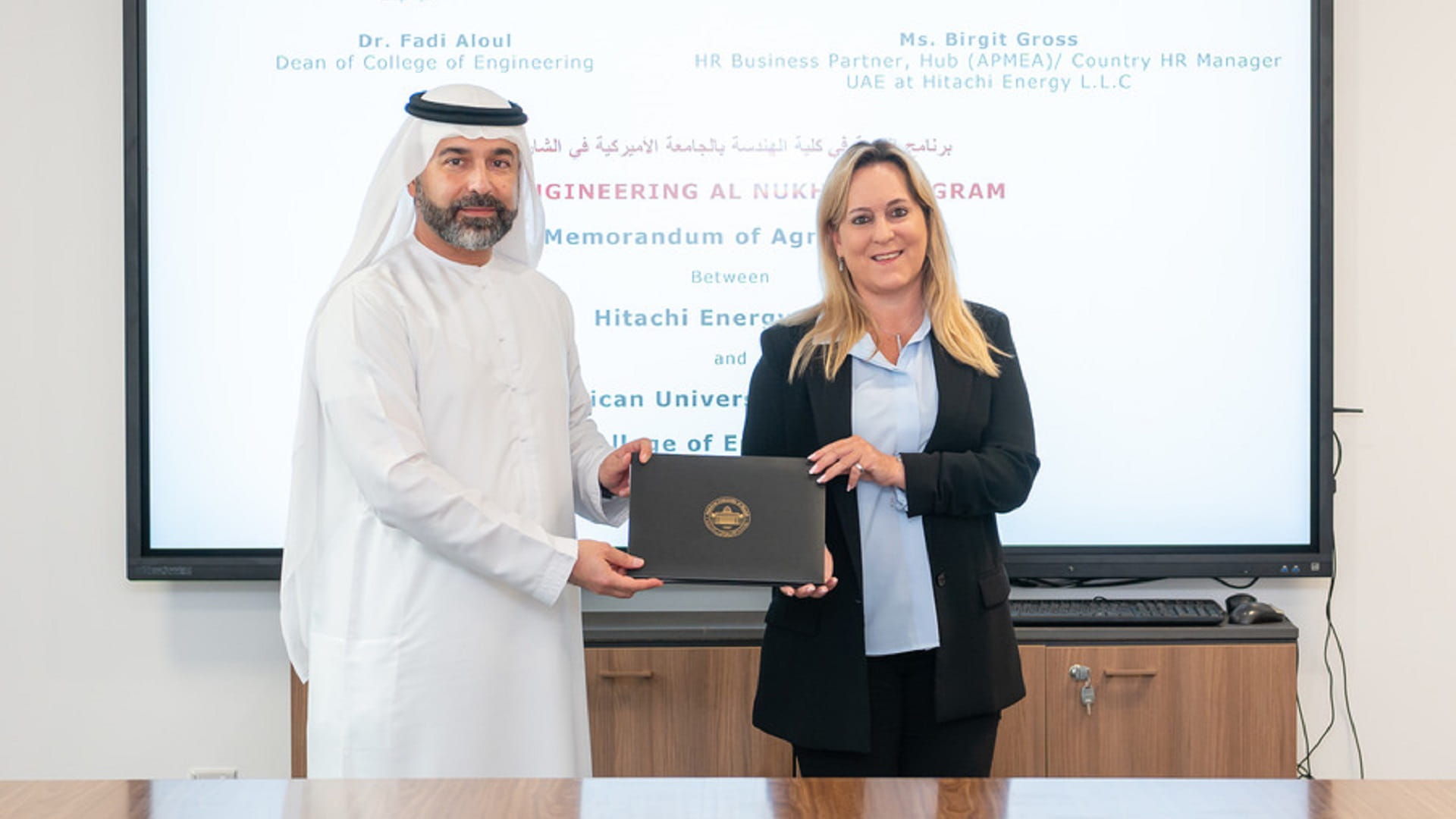 صورة بعنوان: "أميركية الشارقة" وشركة هيتاشي للطاقة توقعان مذكرة تفاهم 