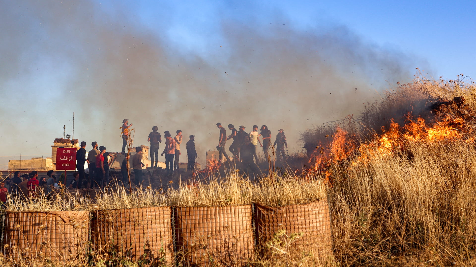 صورة بعنوان: وفاة 7 وإصابة آخرين بتظاهرات مناهضة لتركيا في شمال سوريا 