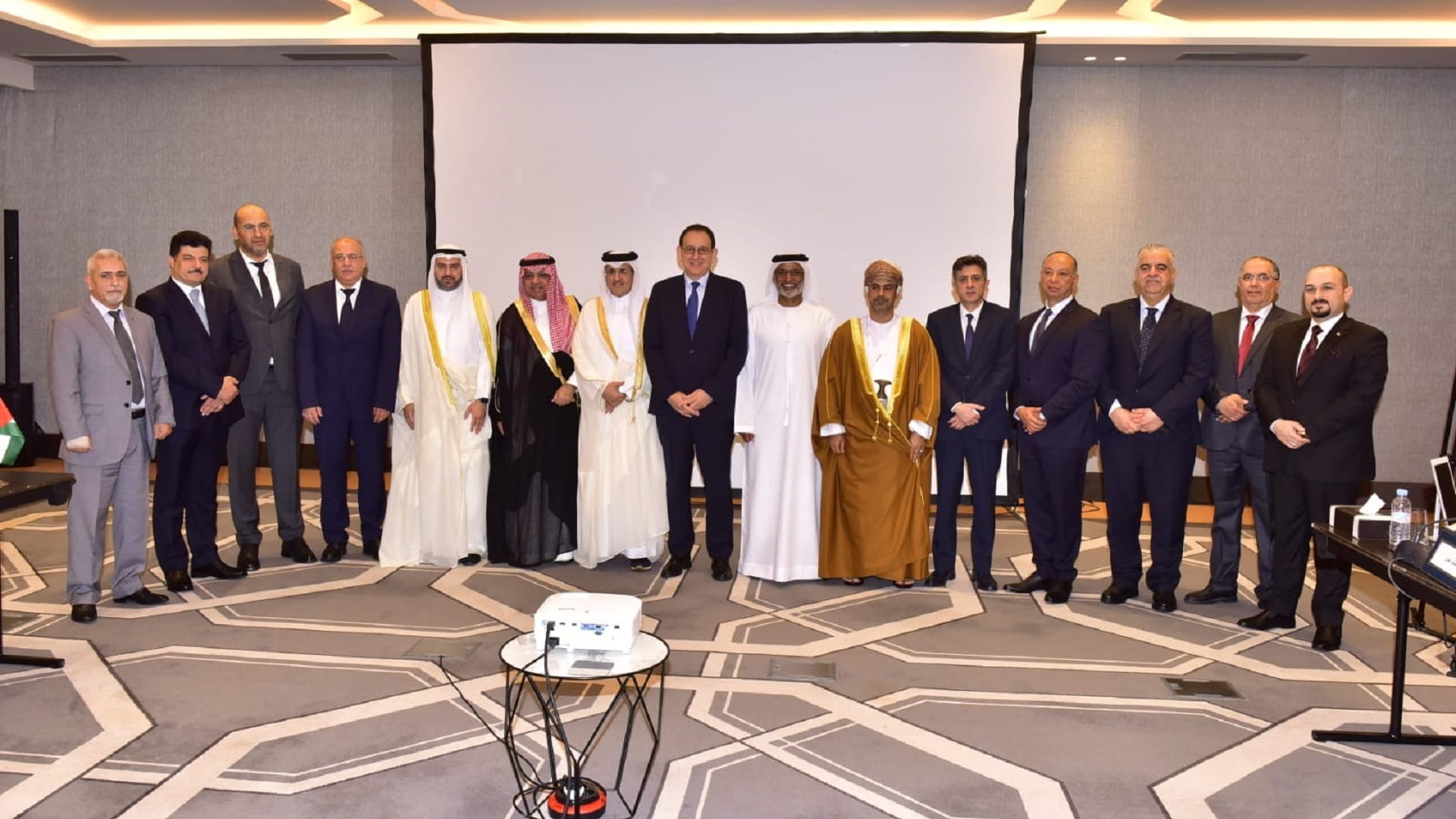 صورة بعنوان: الإمارات تبحث في المغرب تطوير التعاون العربي بقطاع الطيران المدني 