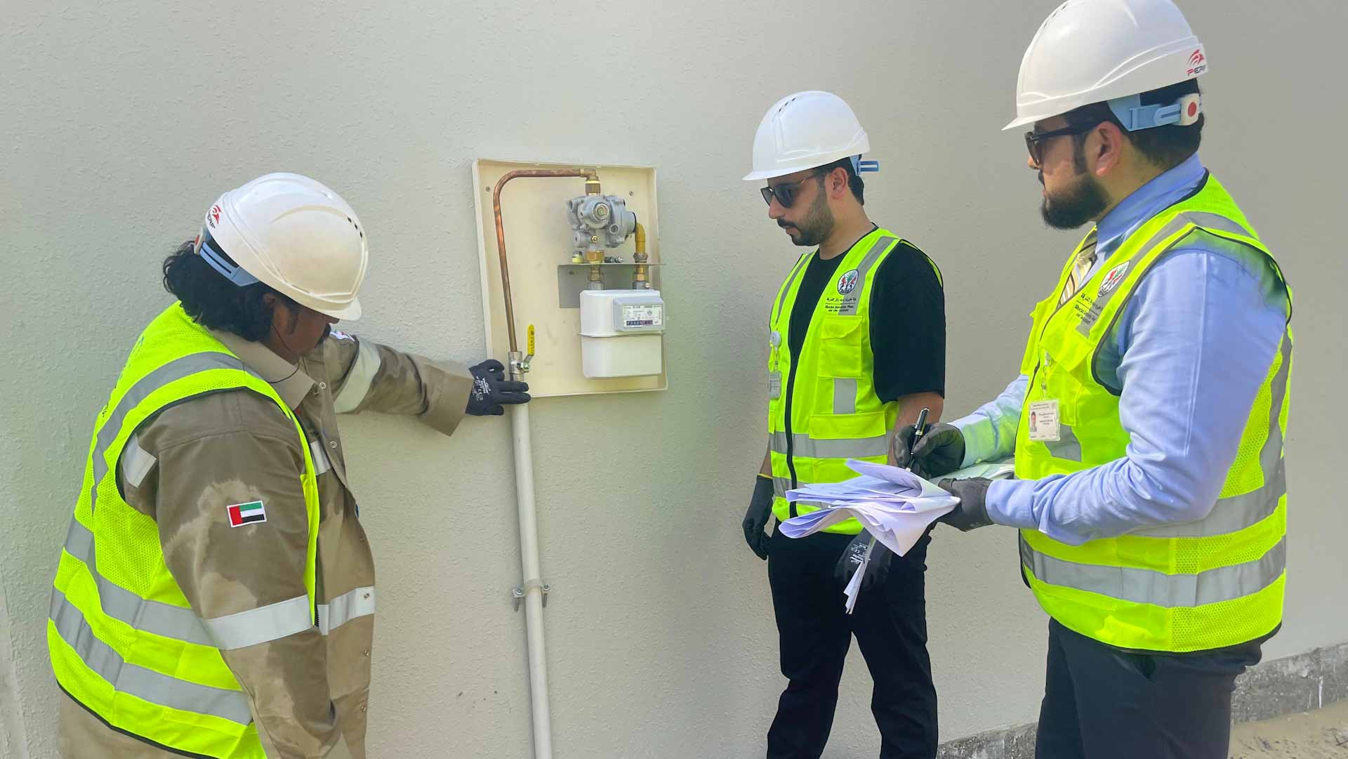 صورة بعنوان: كهرباء الشارقة تنجز شبكة الغاز الطبيعي بمدينة الحمرية - شرق 