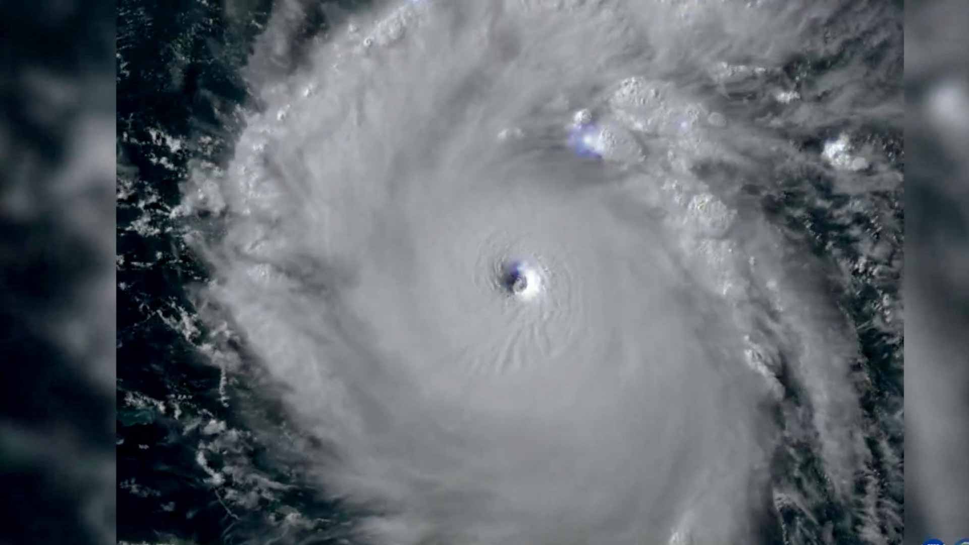 صورة بعنوان: الإعصار بيريل يتوعد جاميكا بمزيد من السيول ويتسبب في وفاة 3 أشخاص 