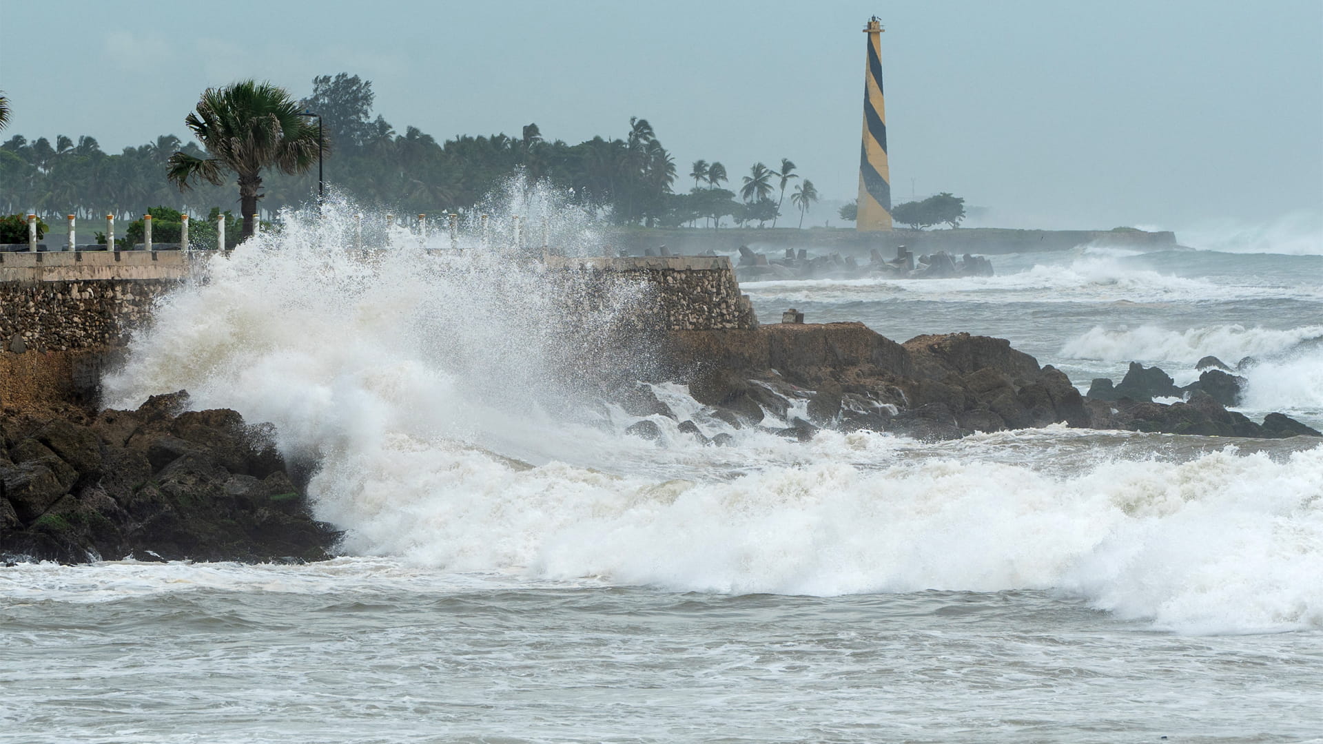 صورة بعنوان: الإعصار "بيريل" يخلف 7 قتلى ويتجه نحو جامايكا وجزر كايمان 