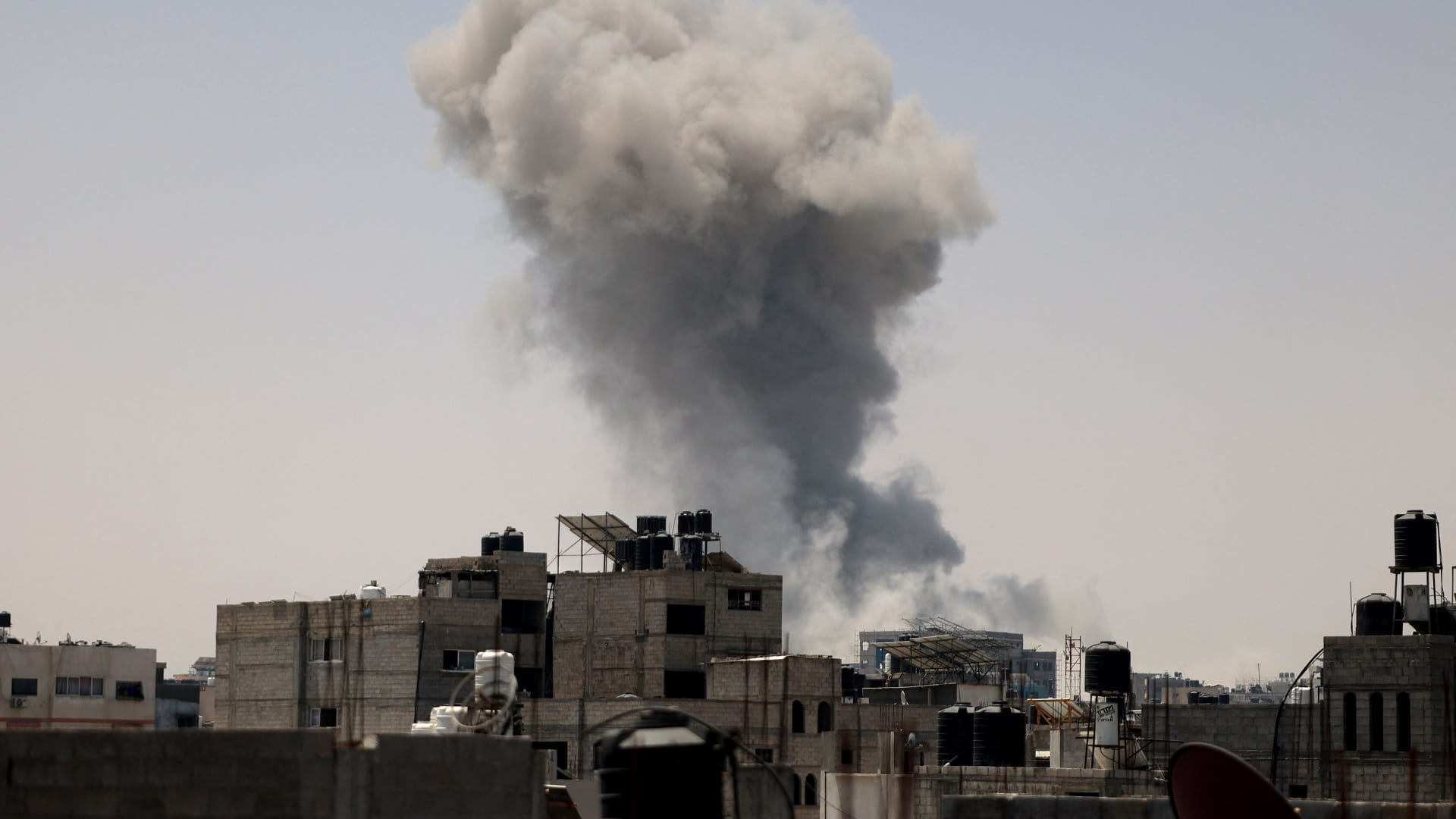 صورة بعنوان: حصيلة ضحايا الحرب في غزة ترتفع إلى 38011 وفاة و87445 إصابة 