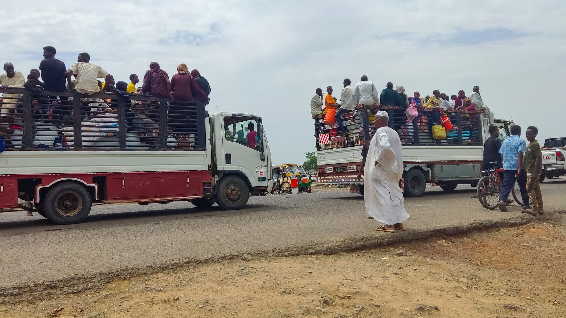 صورة بعنوان: وفاة 40 بينهم 25 غرقاً خلال محاولة الفرار من المعارك في السودان 