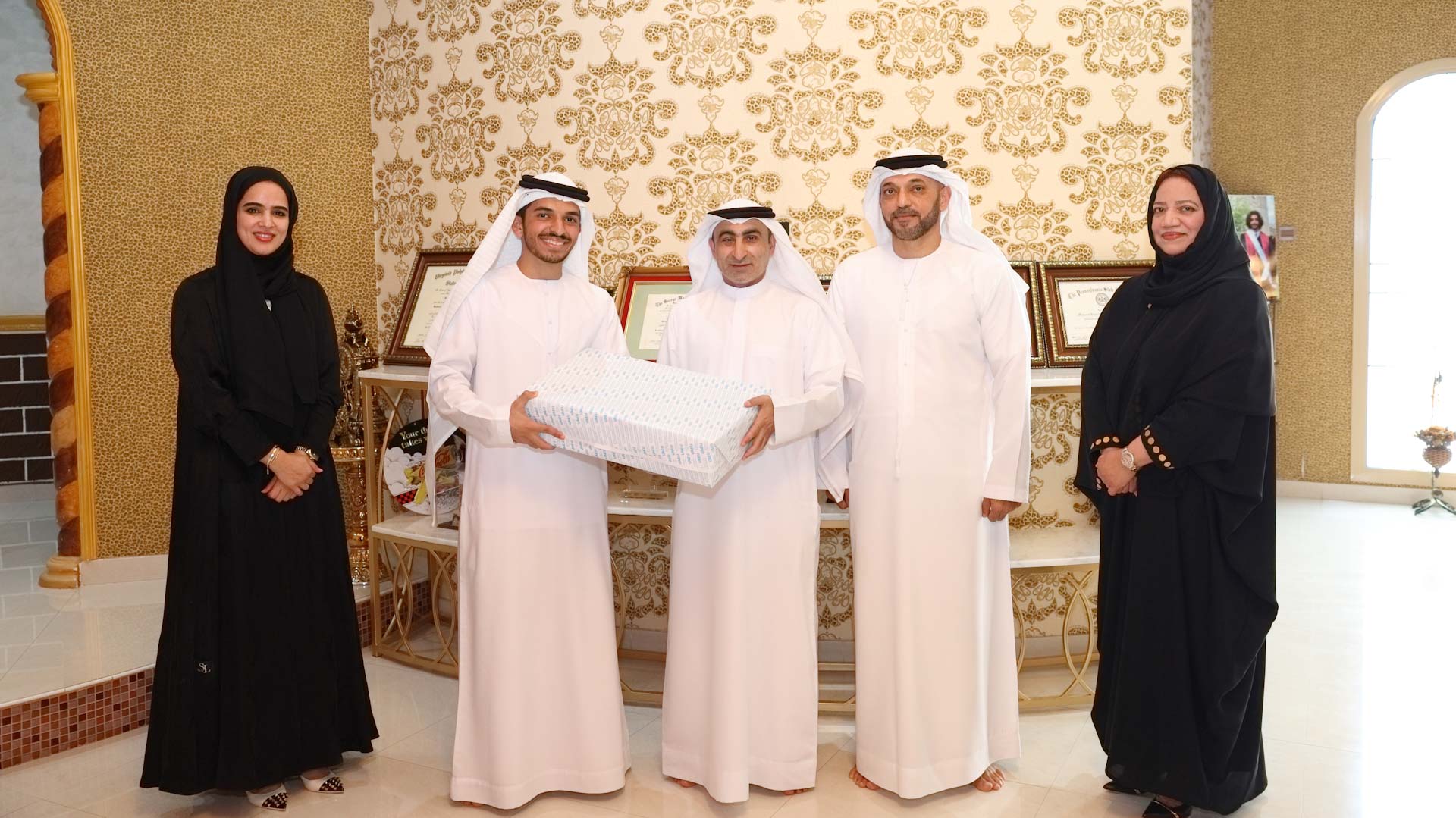 صورة بعنوان: وفد من جامعة الإمارات يلتقي بأوائل الثانوية العامة في الدولة 