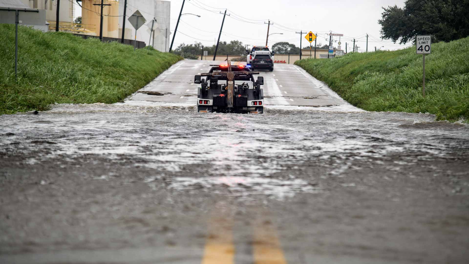 Image for the title: Hurricane Beryl makes landfall in Texas, killing one 