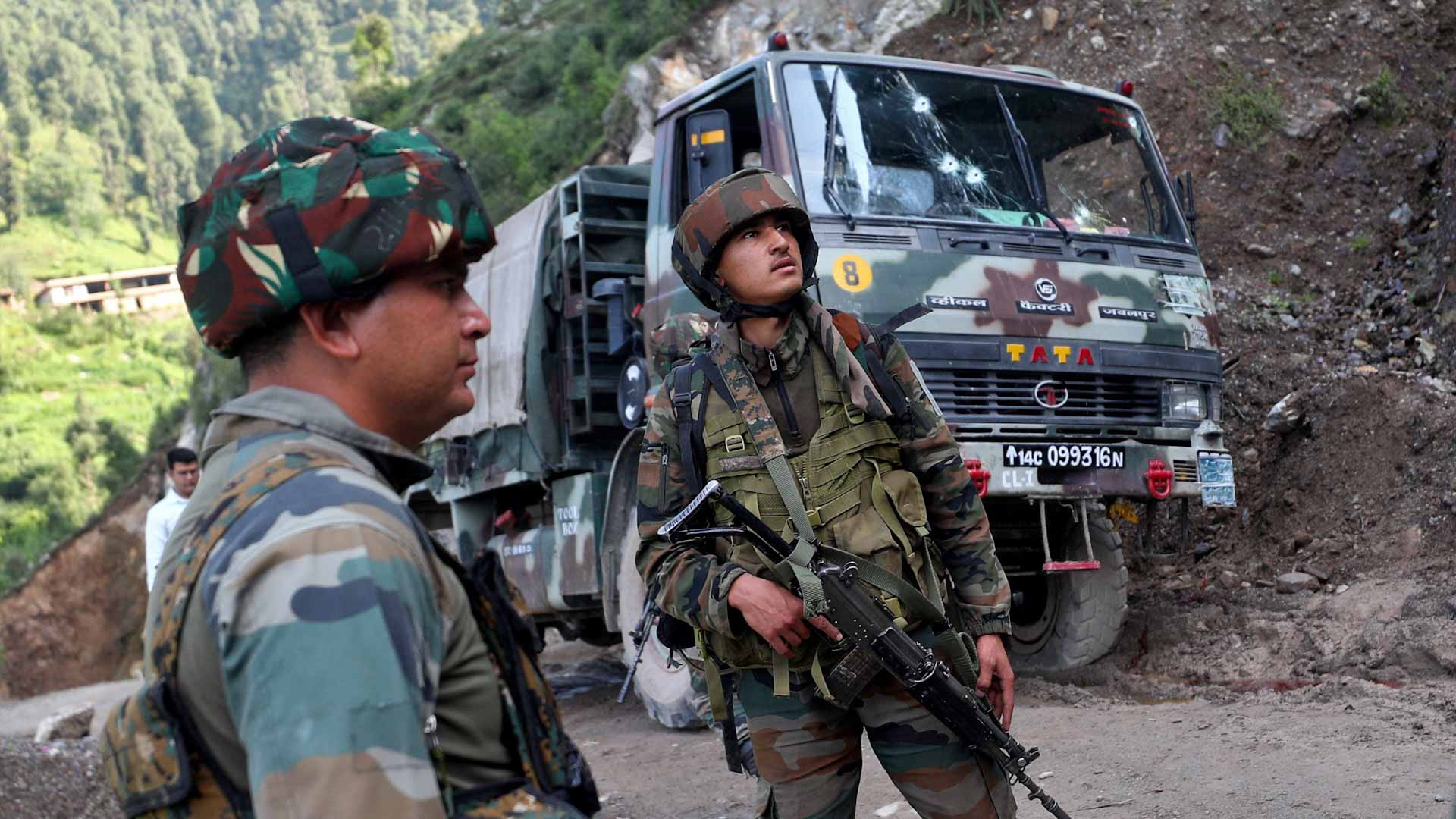 صورة بعنوان: مقتل 5 جنود من الجيش الهندي في أحدث هجوم مسلح بمنطقة كشمير 