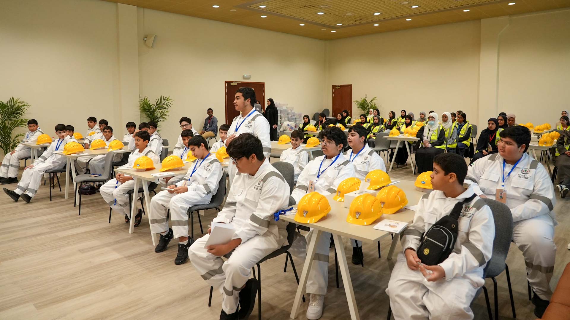 صورة بعنوان: كهرباء الشارقة تطلق مخيم مهندس المستقبل الـ 2 بمتحف الآثار 