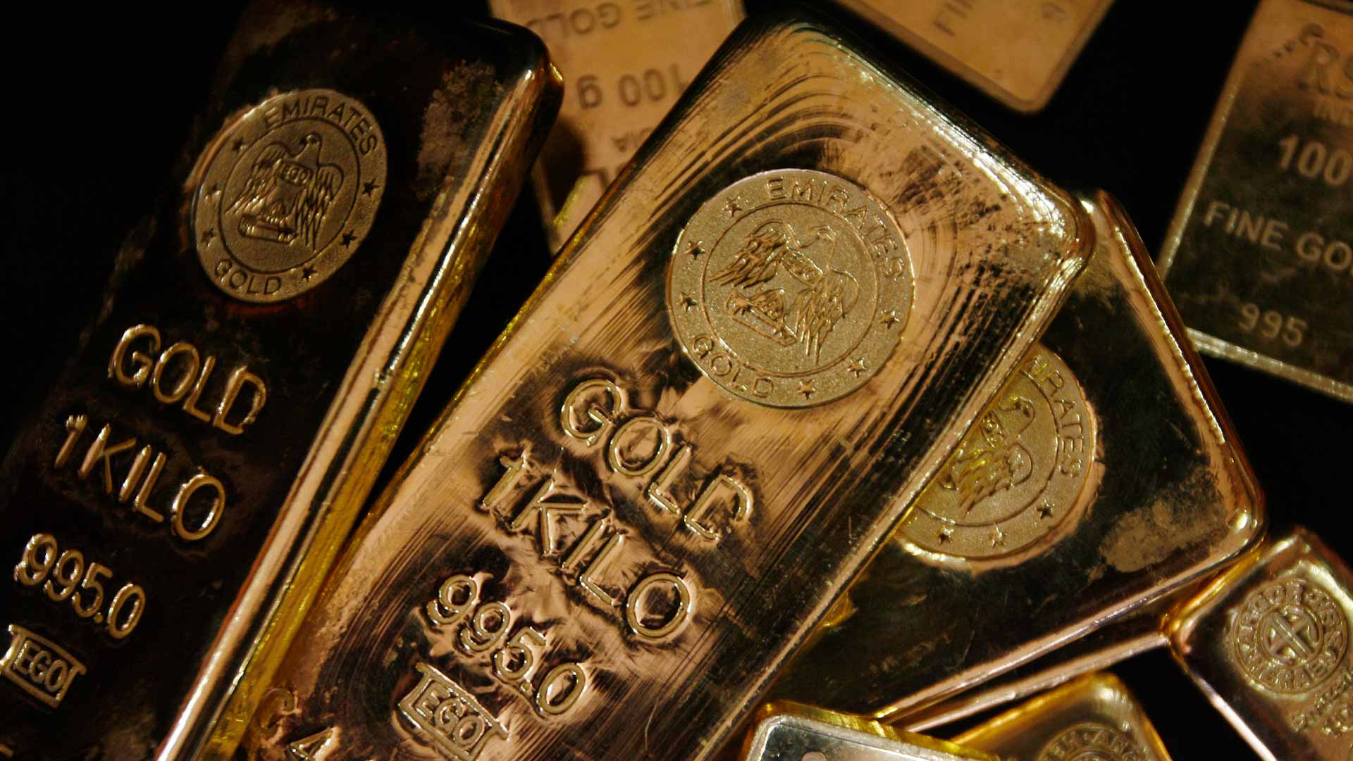 صورة بعنوان: الذهب يواصل الارتفاع والأنظار على بيانات التضخم الأميركية 