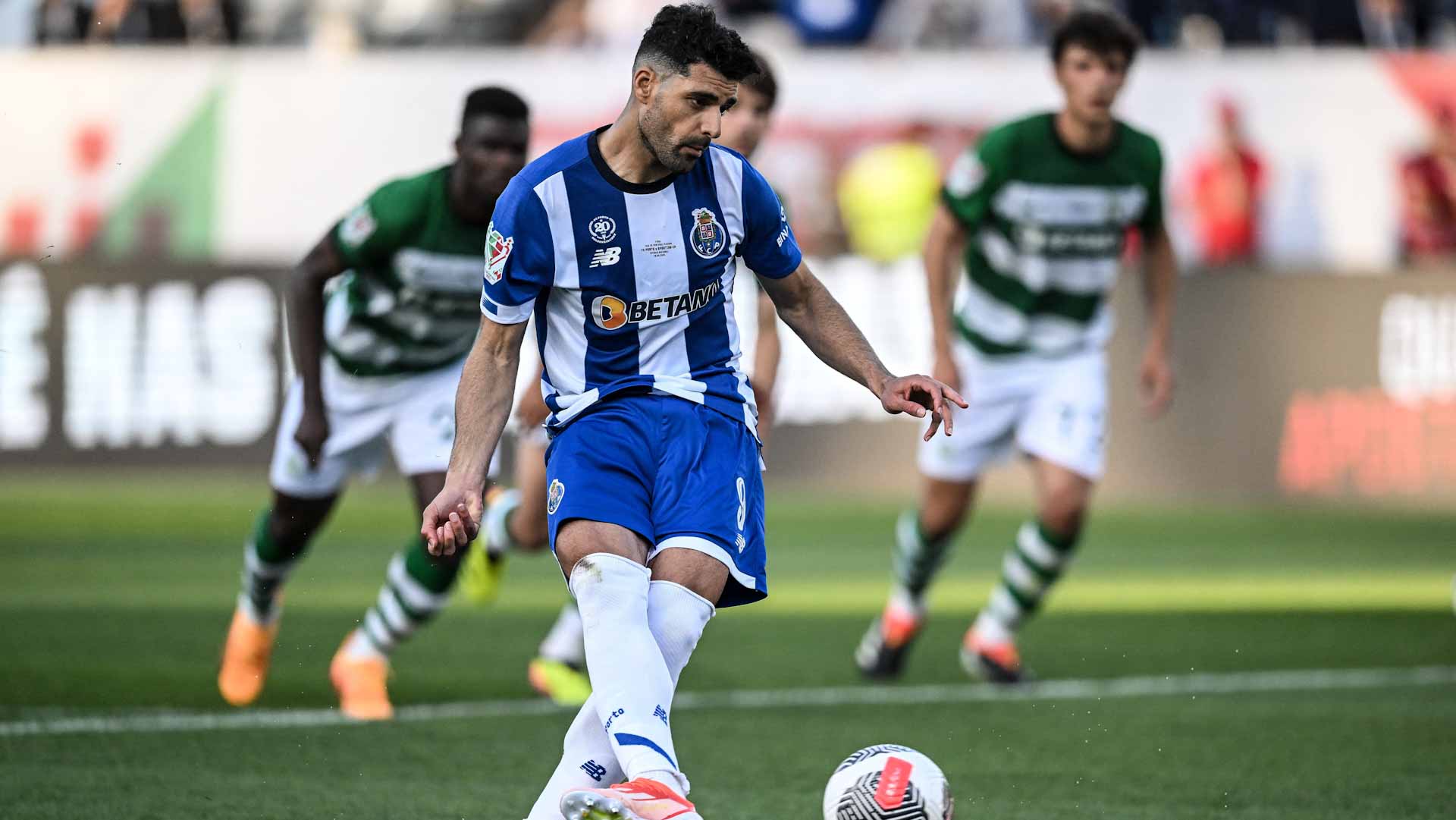 صورة بعنوان: نادي إنتر ميلان يتعاقد مع النجم مهدي طارمي 