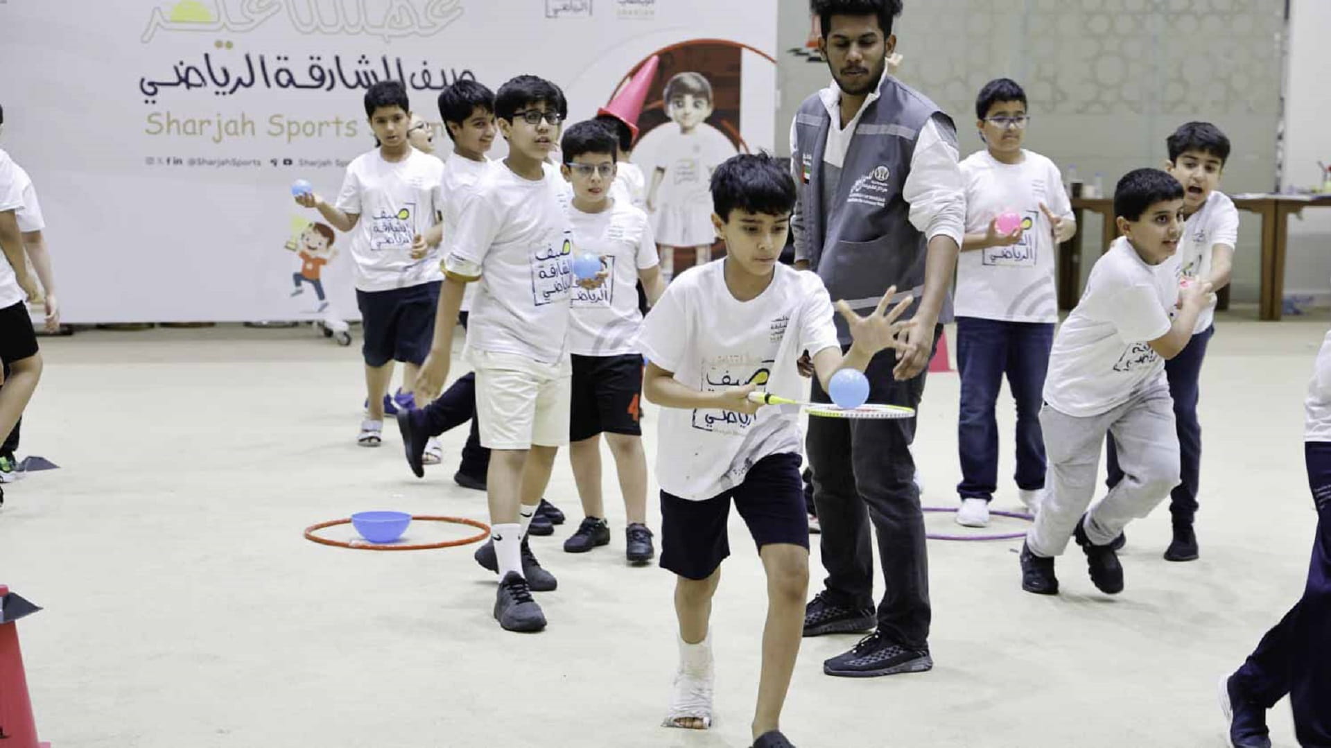 صورة بعنوان: عيسى هلال الحزامي يشهد مهرجان الألعاب المائية بنادي الحمرية 