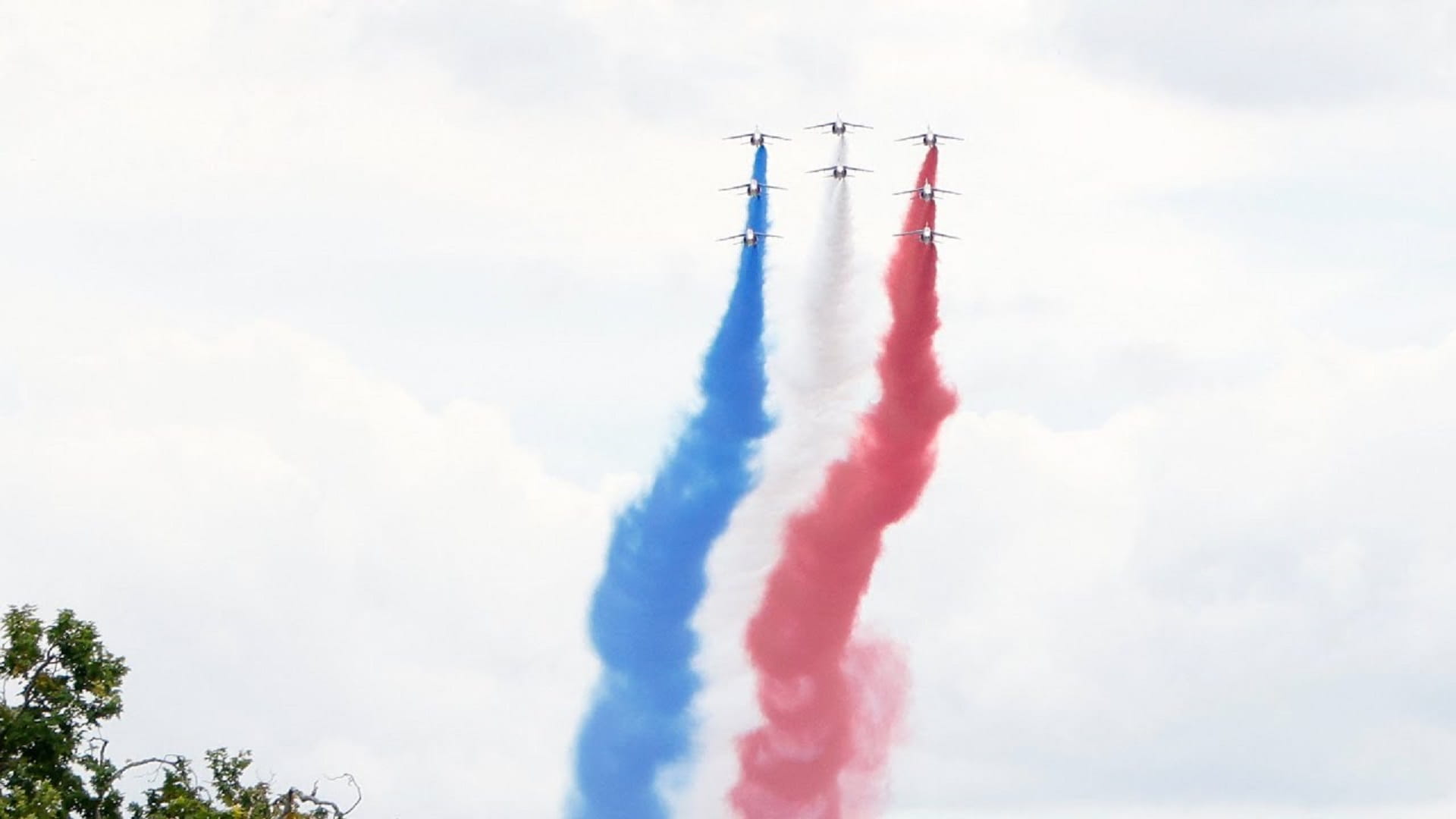 Image for the title: France marks National Day with traditional military parade 