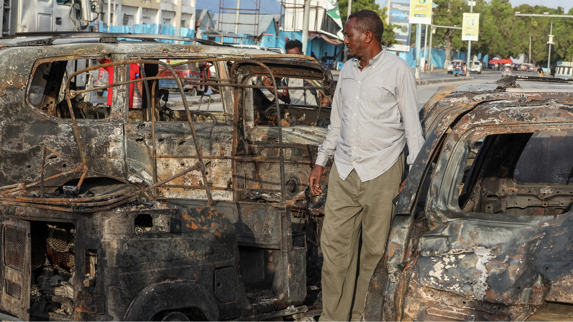Image for the title: Somalia cafe attack kills nine during Euro final 