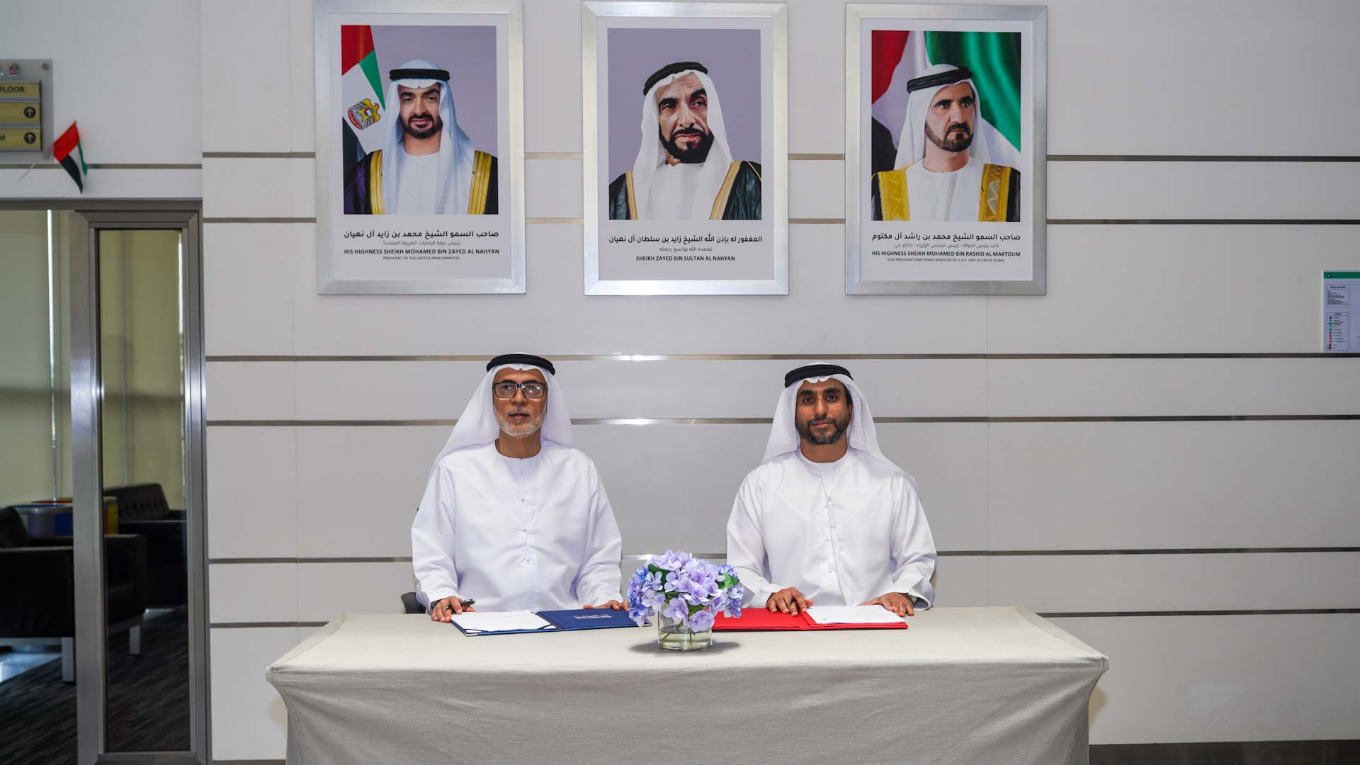 صورة بعنوان: "الطيران المدني" توقع اتفاقية تدريب لمراقبي الحركة الجوية  