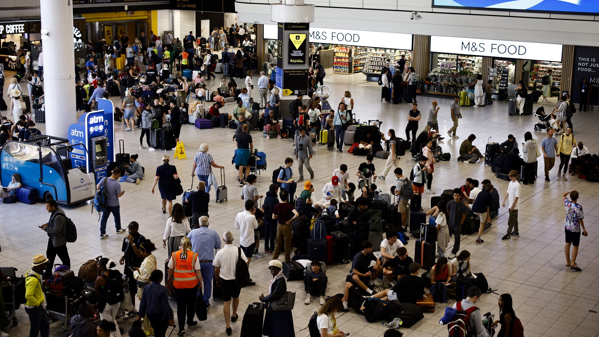 صورة بعنوان: العطل الرقمي العالمي ينحسر بعد شلل واسع والخدمات تعود مجدداً  