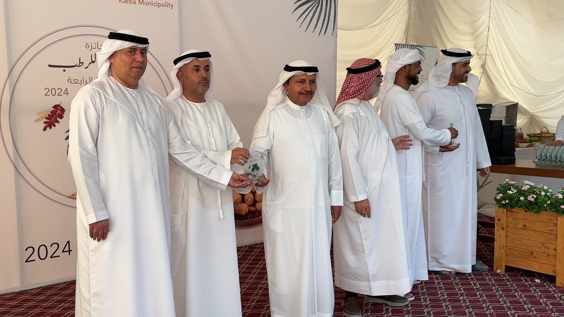Image for the title: Wadi Al Helo Dates Award witnesses great turnout  