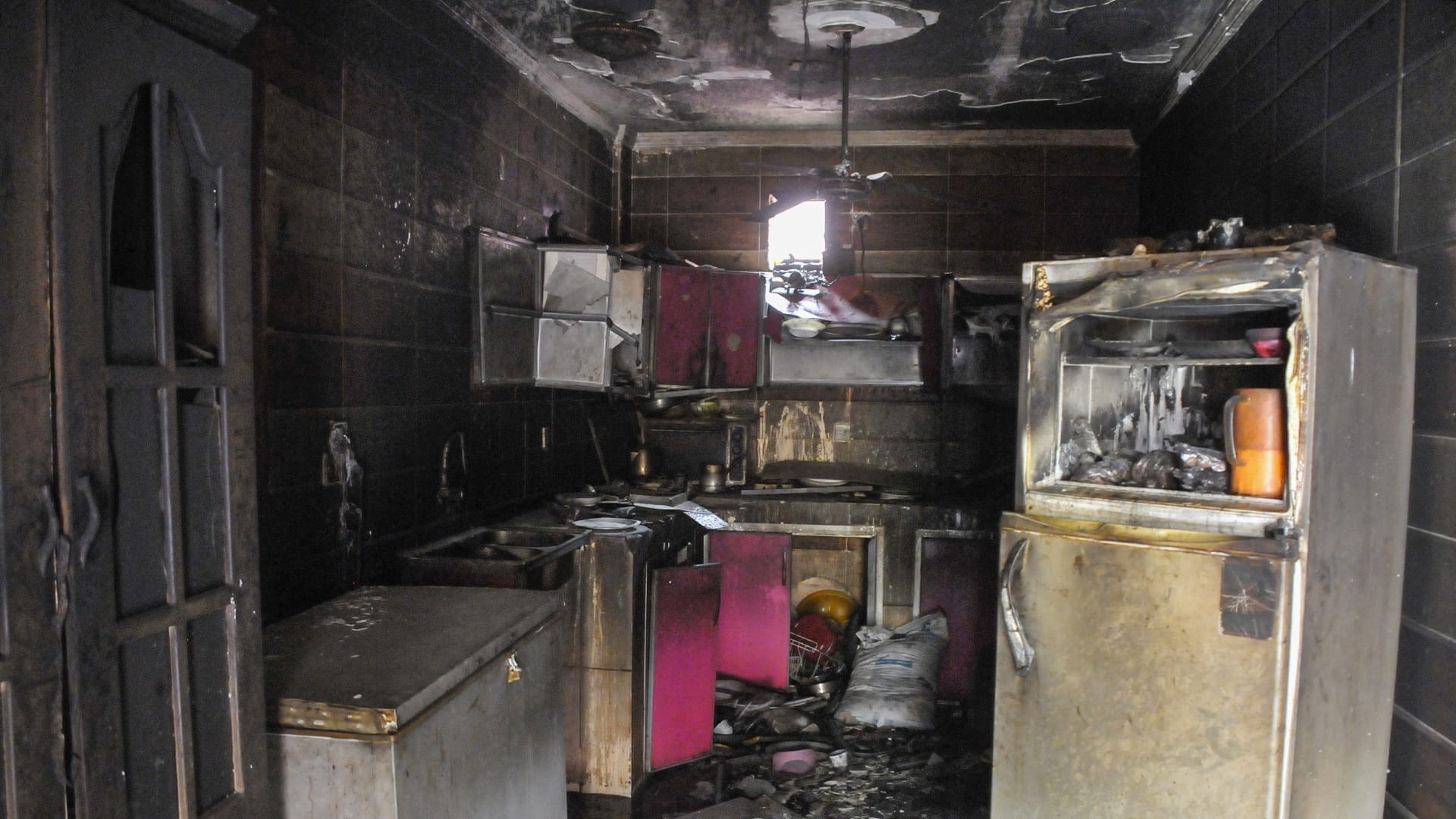 صورة بعنوان: وفاة تسعة أشخاص في حريق بمبنى سكني في السودان 