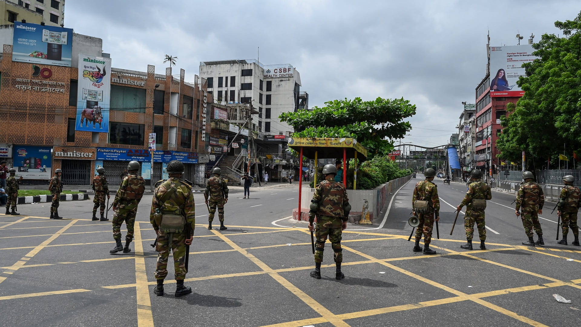 صورة بعنوان: وفاة 115 وشرطة بنغلادش تطلق الرصاص الحي على المتظاهرين 