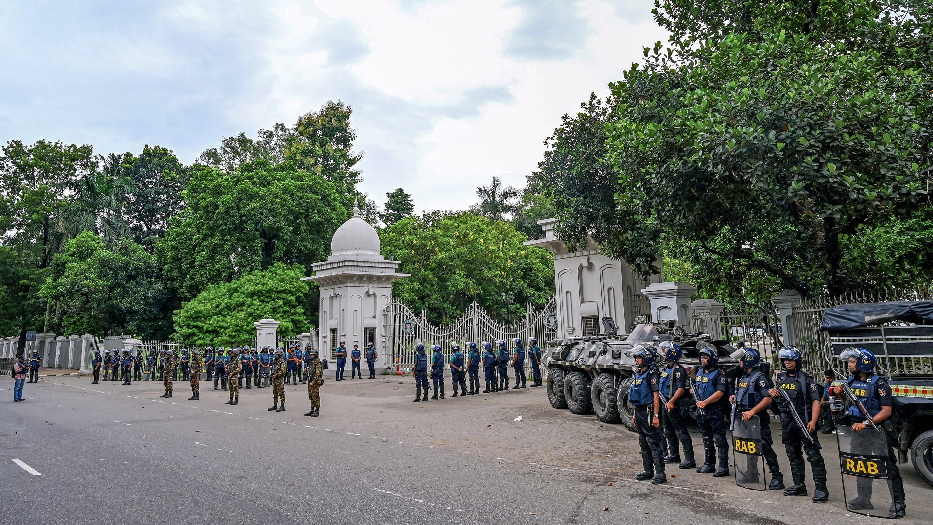 صورة بعنوان: قضاء بنغلادش يقلّص نظام الحصص في الوظائف العامة والتظاهرات تتواصل 