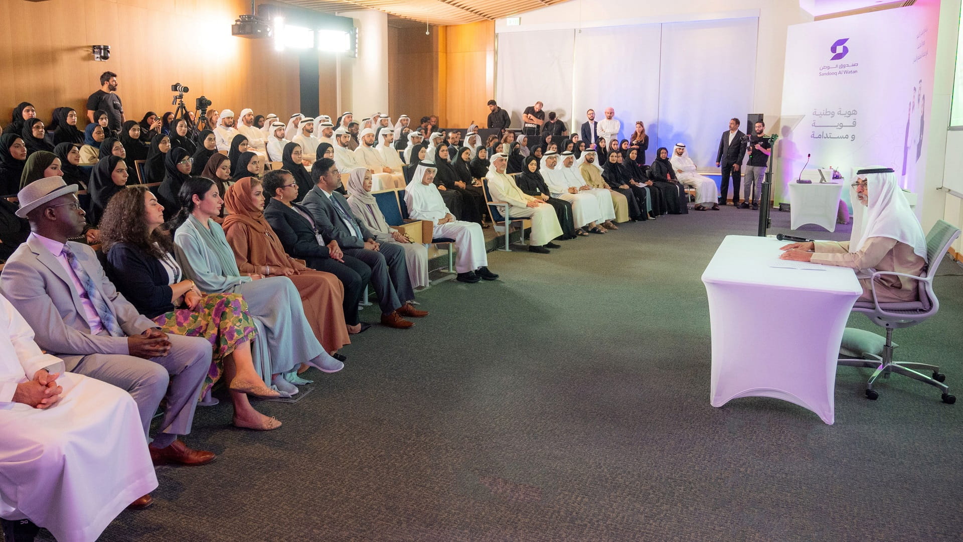 صورة بعنوان: نهيان بن مبارك: "فرسان القيم" تجسيد شامل للهوية الوطنية 