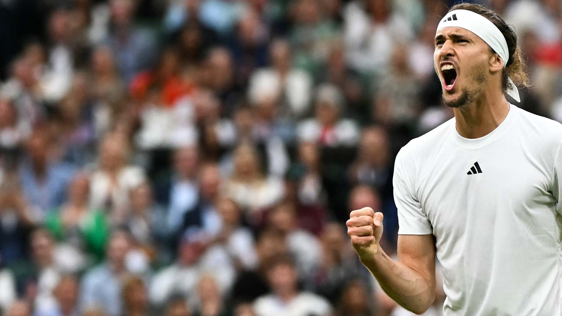 صورة بعنوان: الألماني زفيريف يتأهل لنهائي بطولة هامبورج للتنس 