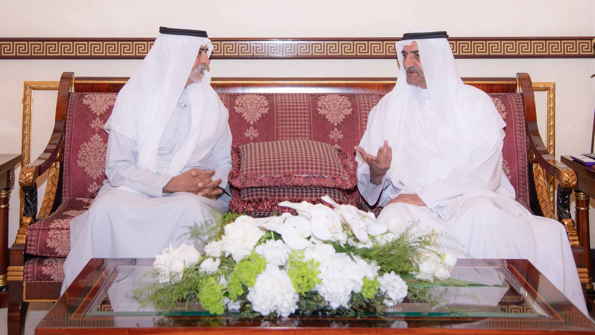 صورة بعنوان: حمد الشرقي يلتقي نهيان بن مبارك ويطلع على مبادرات صندوق الوطن 