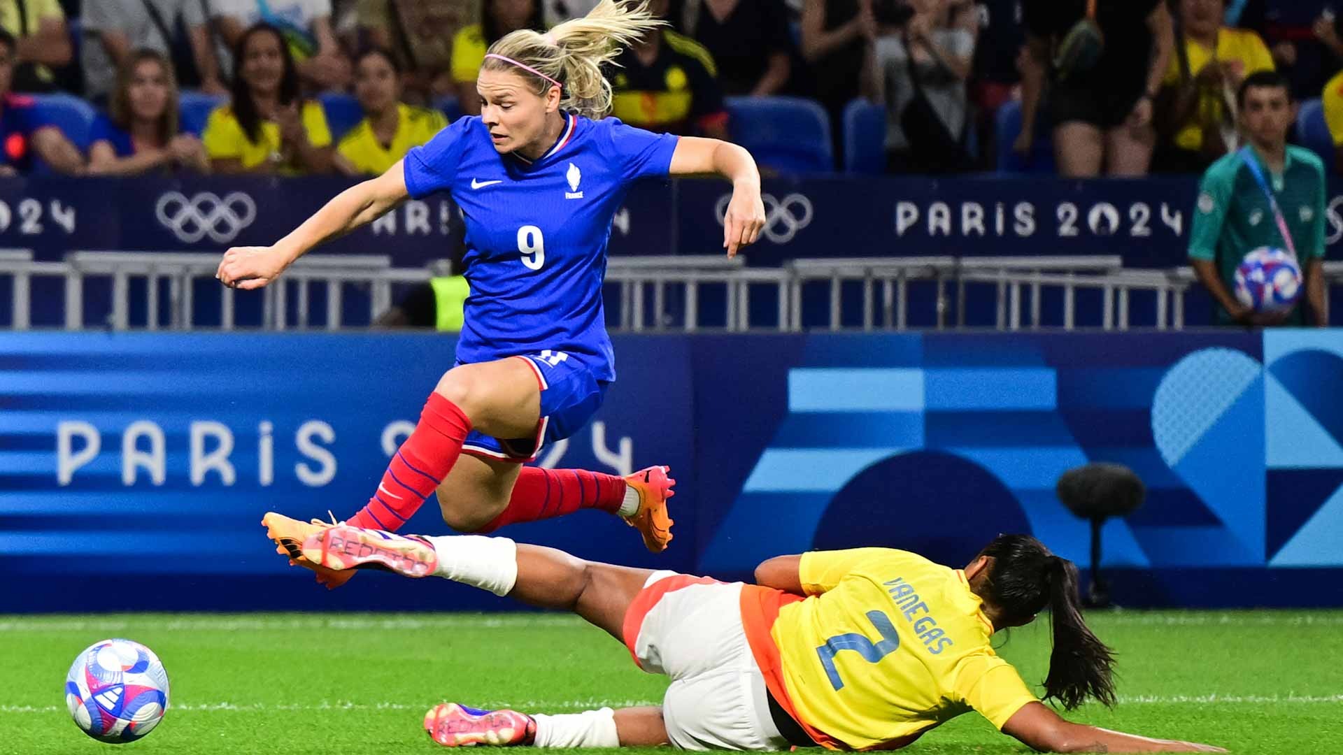 صورة بعنوان: فرنسا تبدأ مشوارها في الأولمبياد بالفوز على كولومبيا  