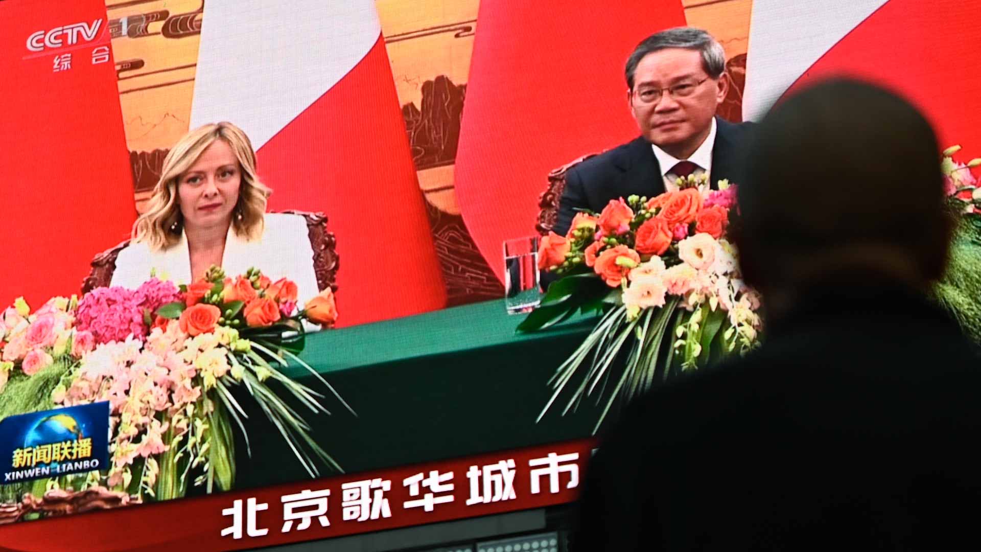 صورة بعنوان: لتوطيد علاقات إيطاليا مع الصين..ميلوني تلتقي شي جين بينغ في بكين 