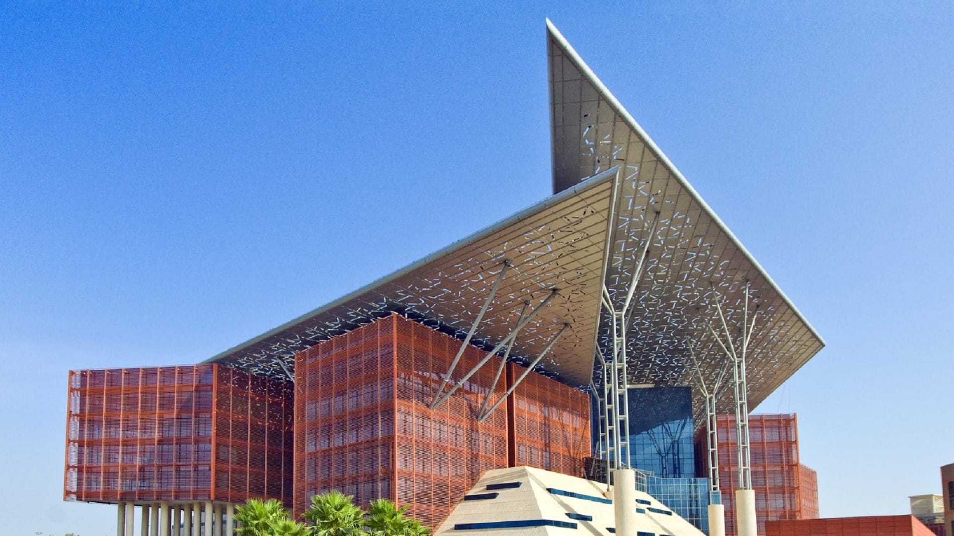 صورة بعنوان: محكمة جنح أبوظبي تغرم شركة 10 ملايين درهم بسبب "التوطين الصوري" 