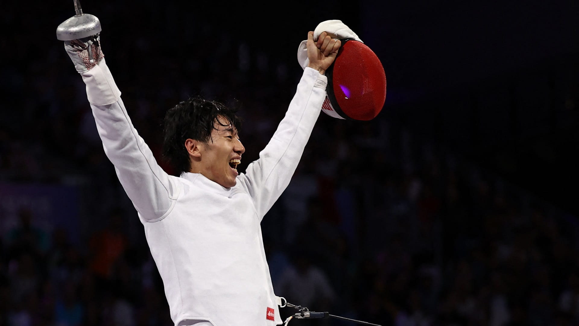 Image for the title: Japan's Kano breaks French hearts in Olympic fencing final 