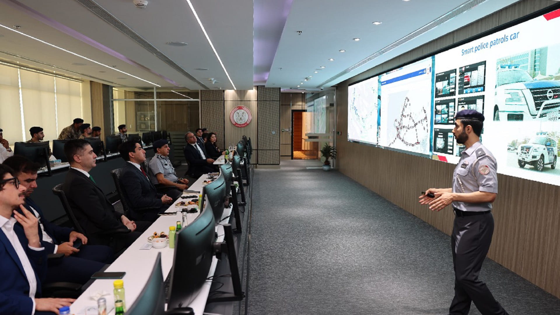 صورة بعنوان: وفد تشيلي يطلع على إنجازات "المدينة الآمنة" بشرطة أبوظبي 