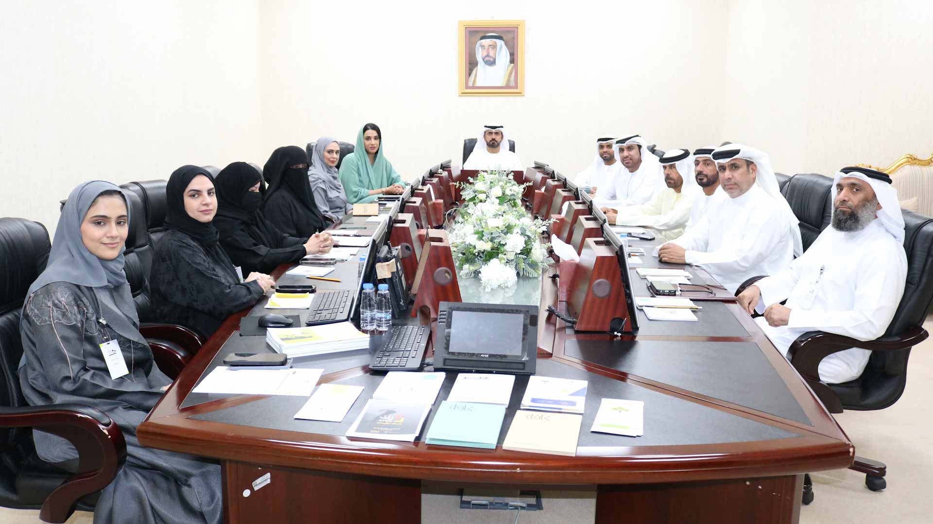 صورة بعنوان: "أسرة الاستشاري" تطلع على جهود "الشارقة للتمكين" في رعاية الأيتام 