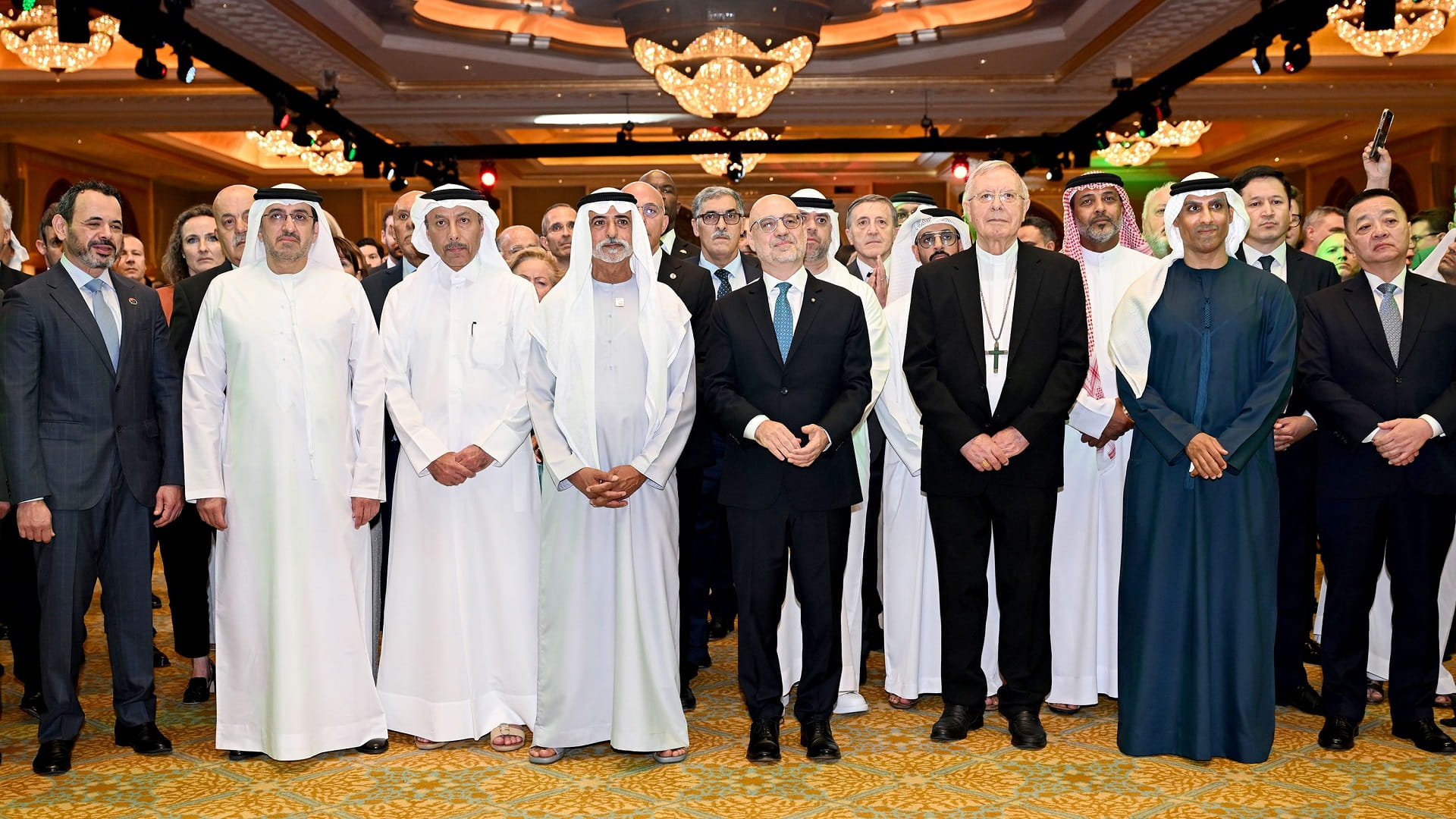 صورة بعنوان: نهيان بن مبارك يحضر حفل السفارة الإيطالية باليوم الوطني 