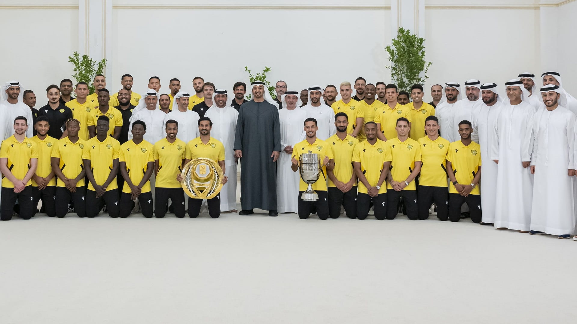Image for the title: UAE President welcomes Al Wasl Football Club 