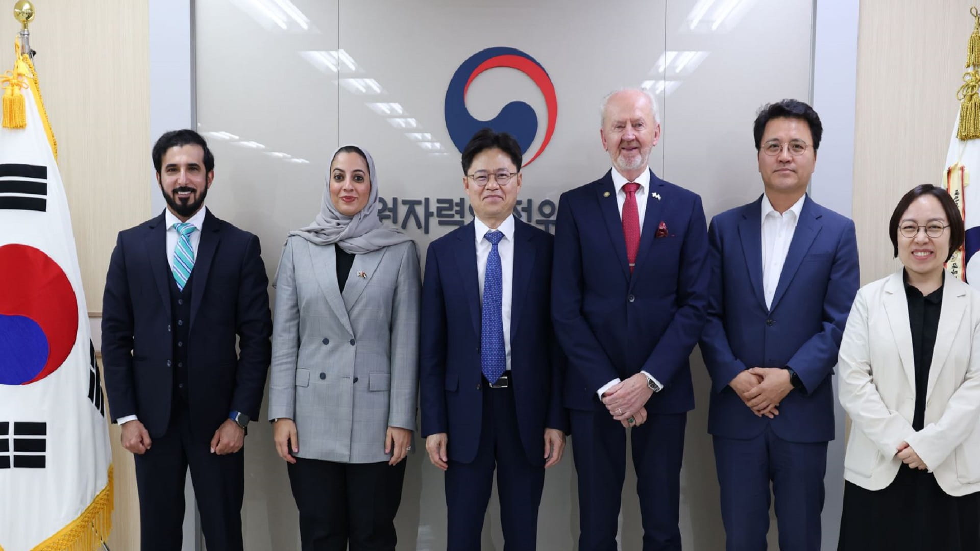 صورة بعنوان: "الاتحادية للرقابة النووية"توقع اتفاقية تعاون مع شركائها الكوريين 