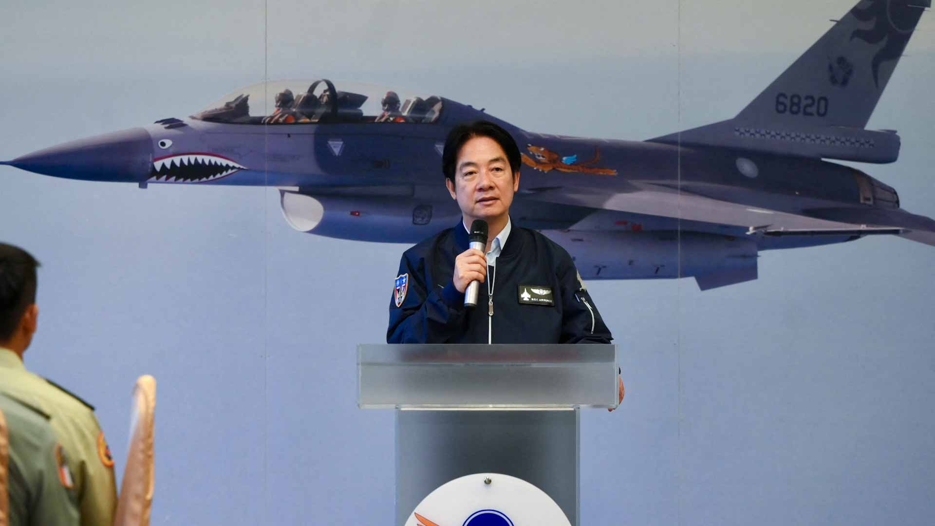 صورة بعنوان: في توتر متصاعد..تايوان ترصد 23 طائرة صينية  تحلق في محيط الجزيرة 