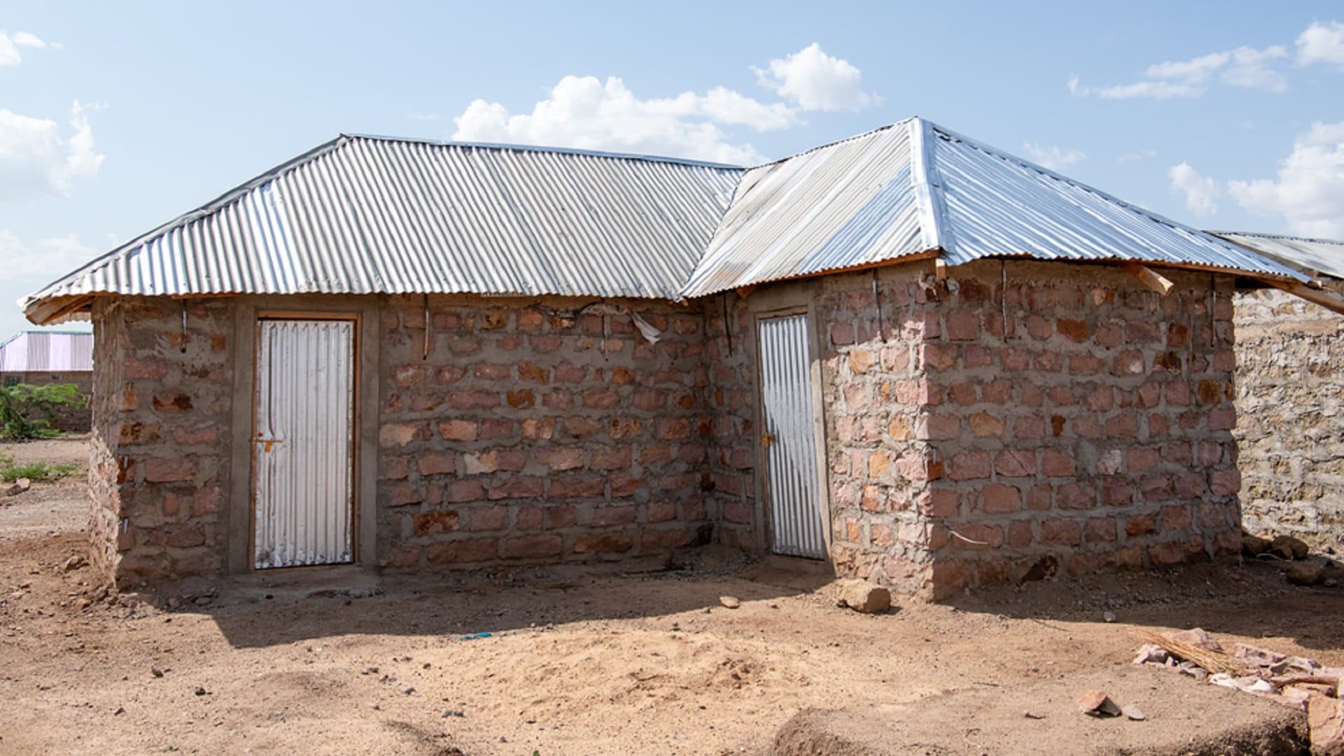 Image for the title: Arada, BHF, provide homes for refugees in Kenya 