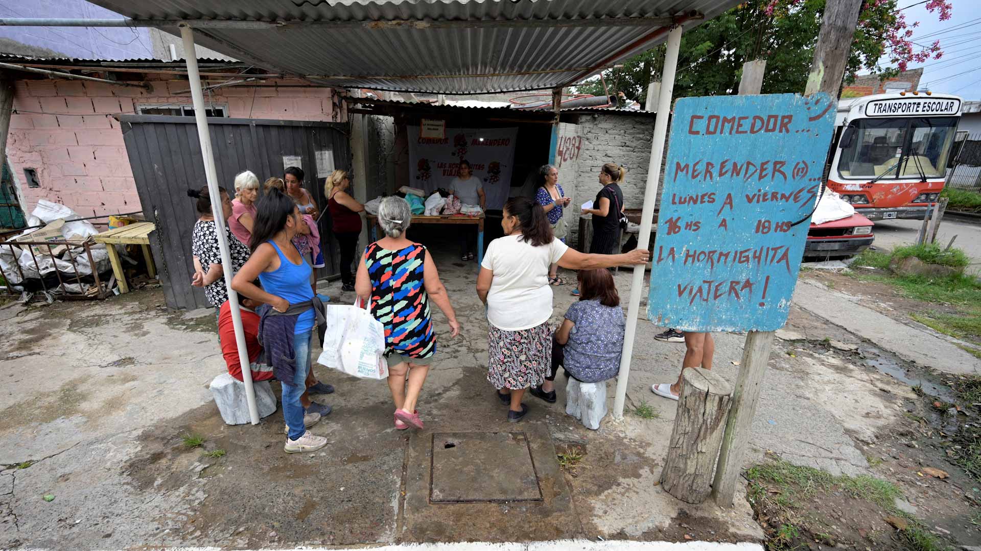 صورة بعنوان: جراء سياسة التقشف.. كابوس الفقر يجثم على صدر نصف سكان الأرجنتين 