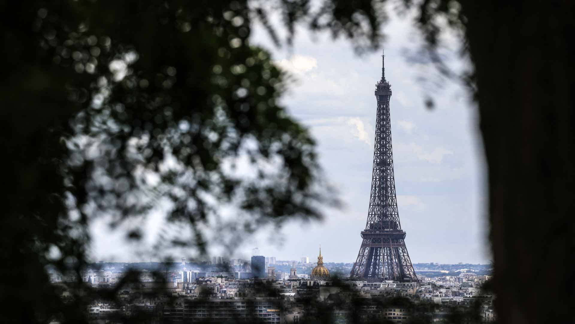 Image for the title: World's richest have never been so wealthy: study 