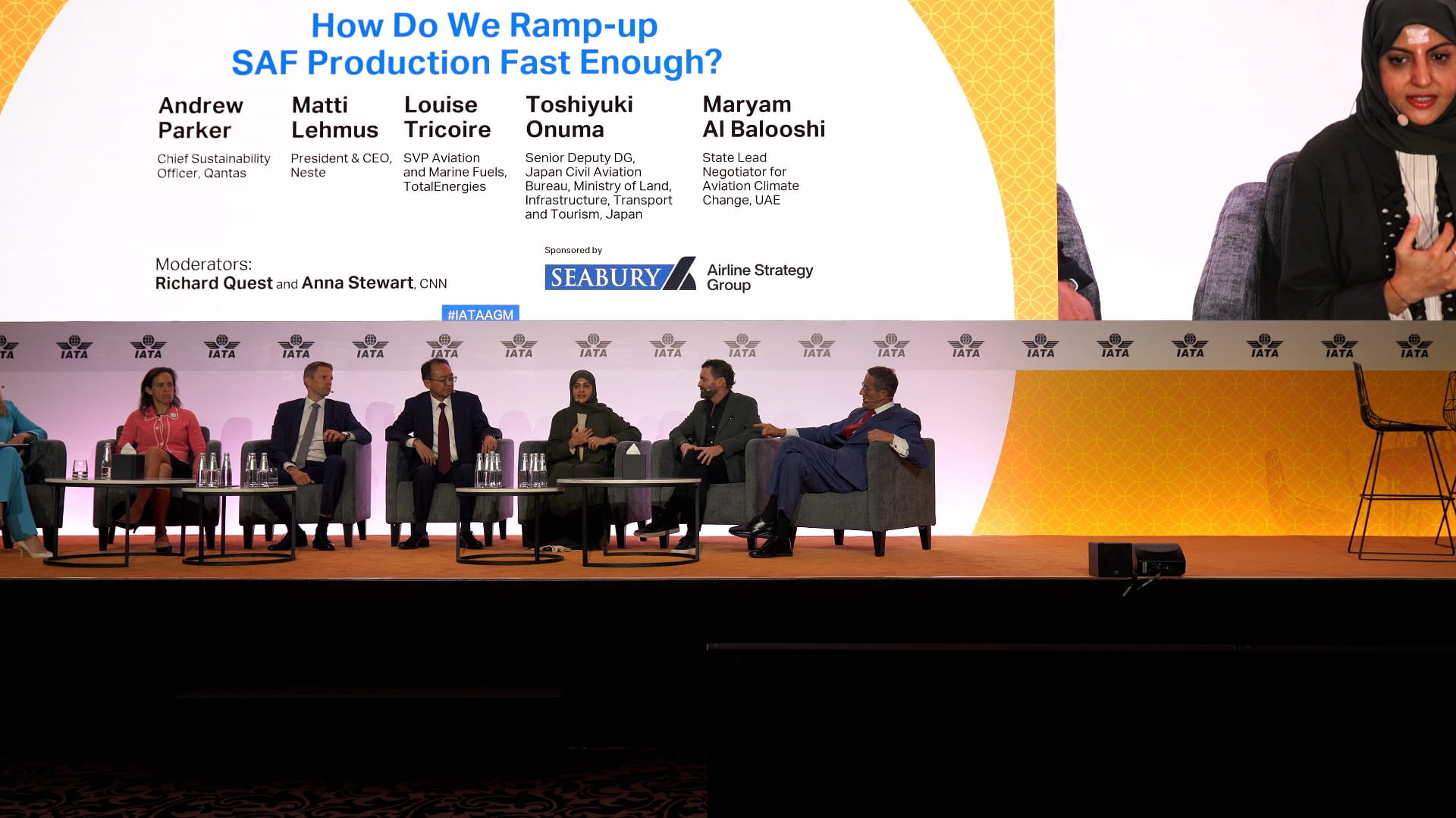 صورة بعنوان: الإمارات تُؤكد التزامها بخفض الانبعاثات الكربونية بقطاع الطيران 