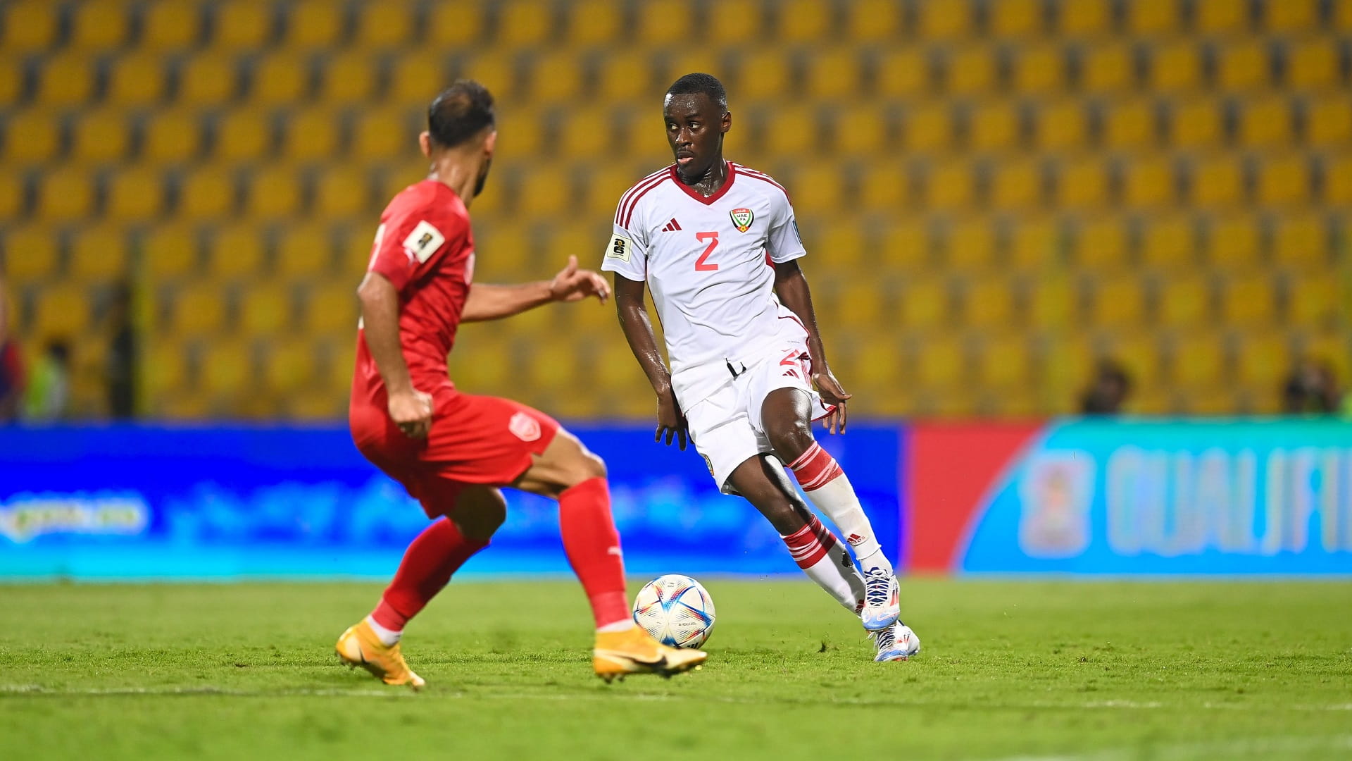 صورة بعنوان: منتخب الإمارات يتعادل مع نظيره البحريني في التصفيات الآسيوية 