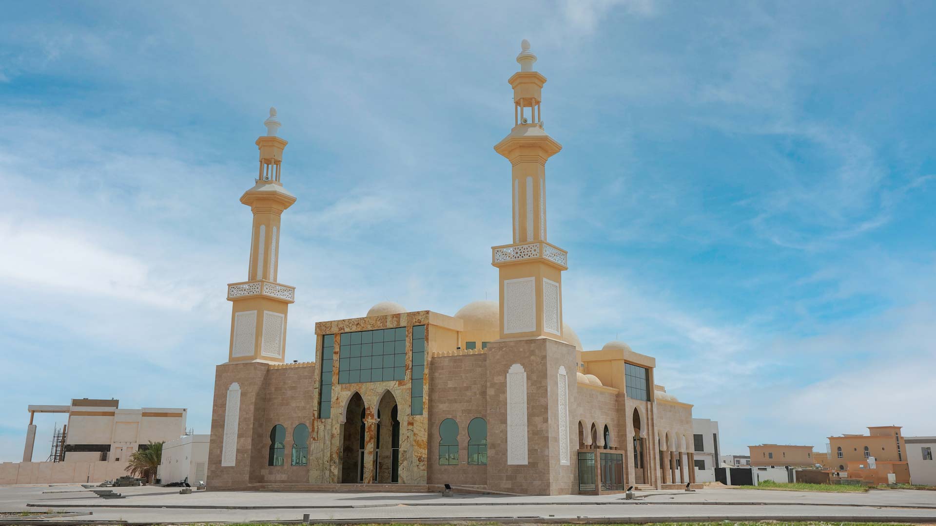 صورة بعنوان: "إسلامية الشارقة" تفتتح مسجد "الإمام ابن حزم" بمنطقة الموردة 7 