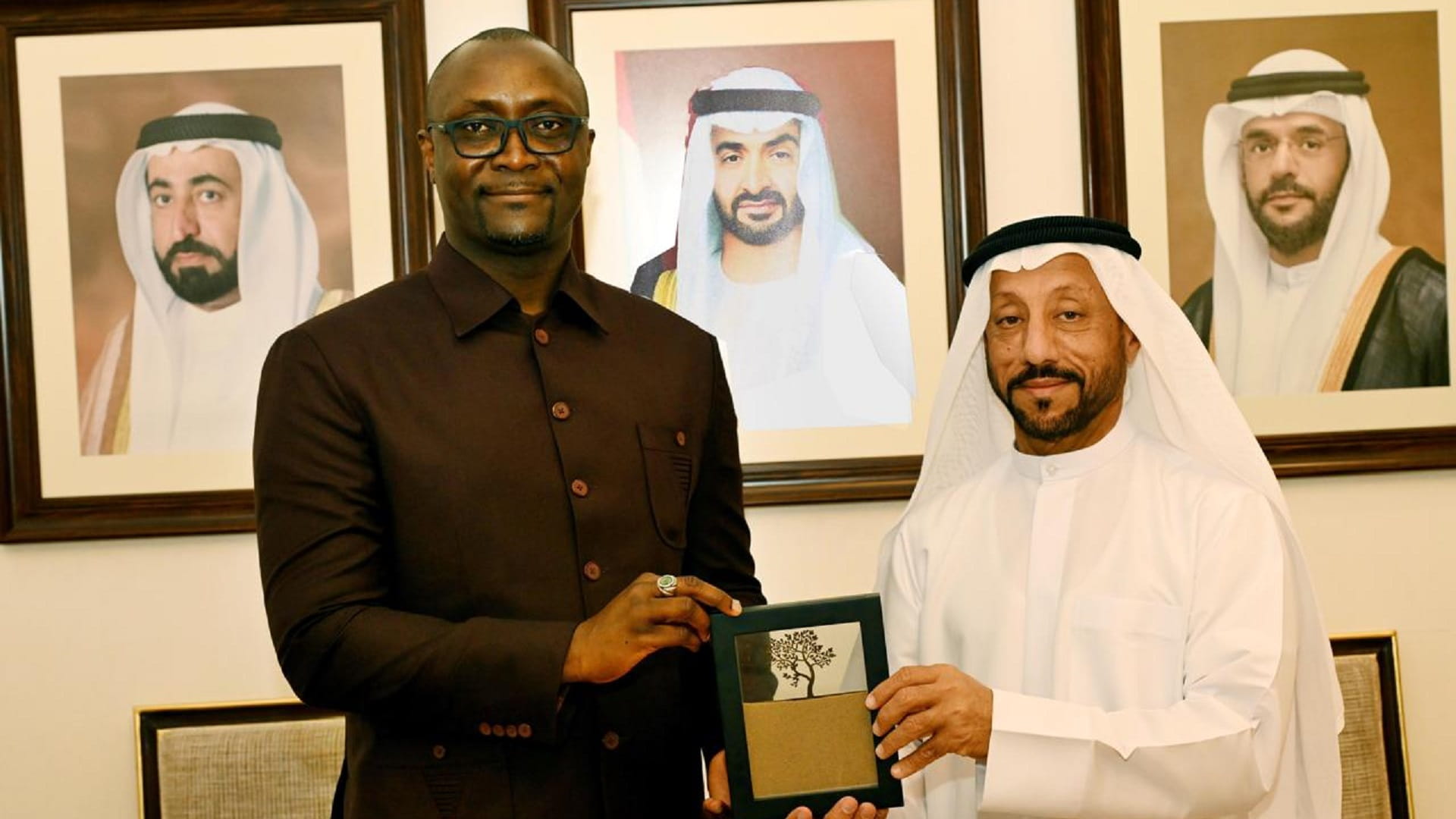 صورة بعنوان: غرفة الشارقة تبحث تعزيز التعاون الاقتصادي مع كوستاريكا وغينيا 