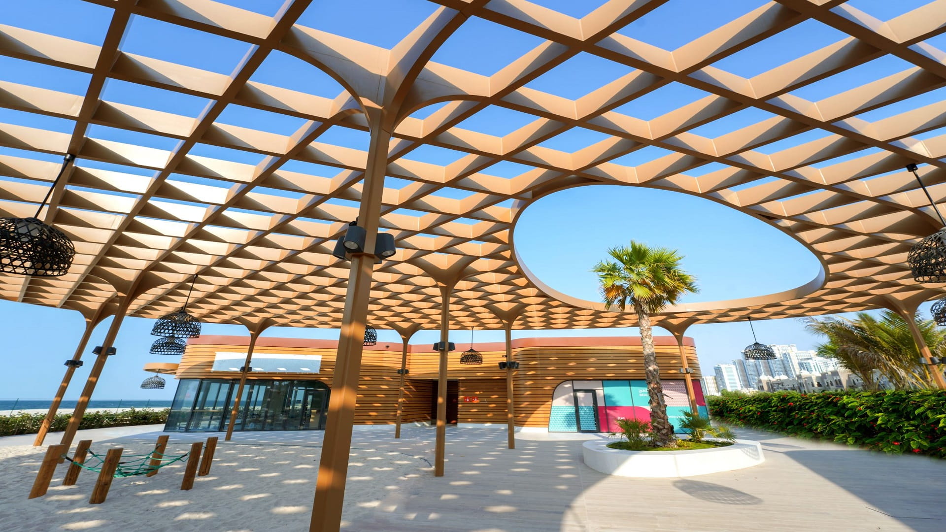 صورة بعنوان: طقس الأحد صحو نهاراً ورطب ليلاً بسحب منخفضة على الساحل الشرقي 