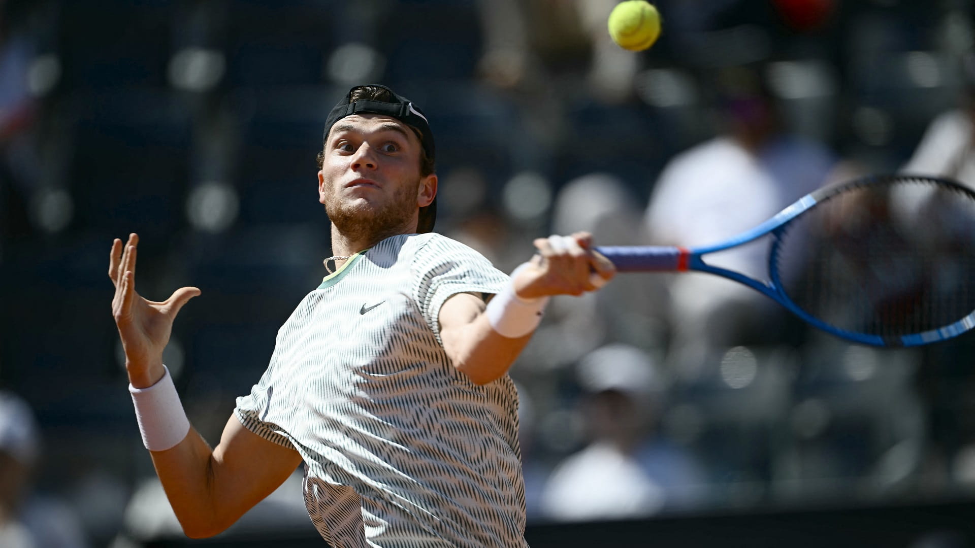 صورة بعنوان: البريطاني درابر يتأهل إلى نهائي بطولة شتوتجارت للتنس 