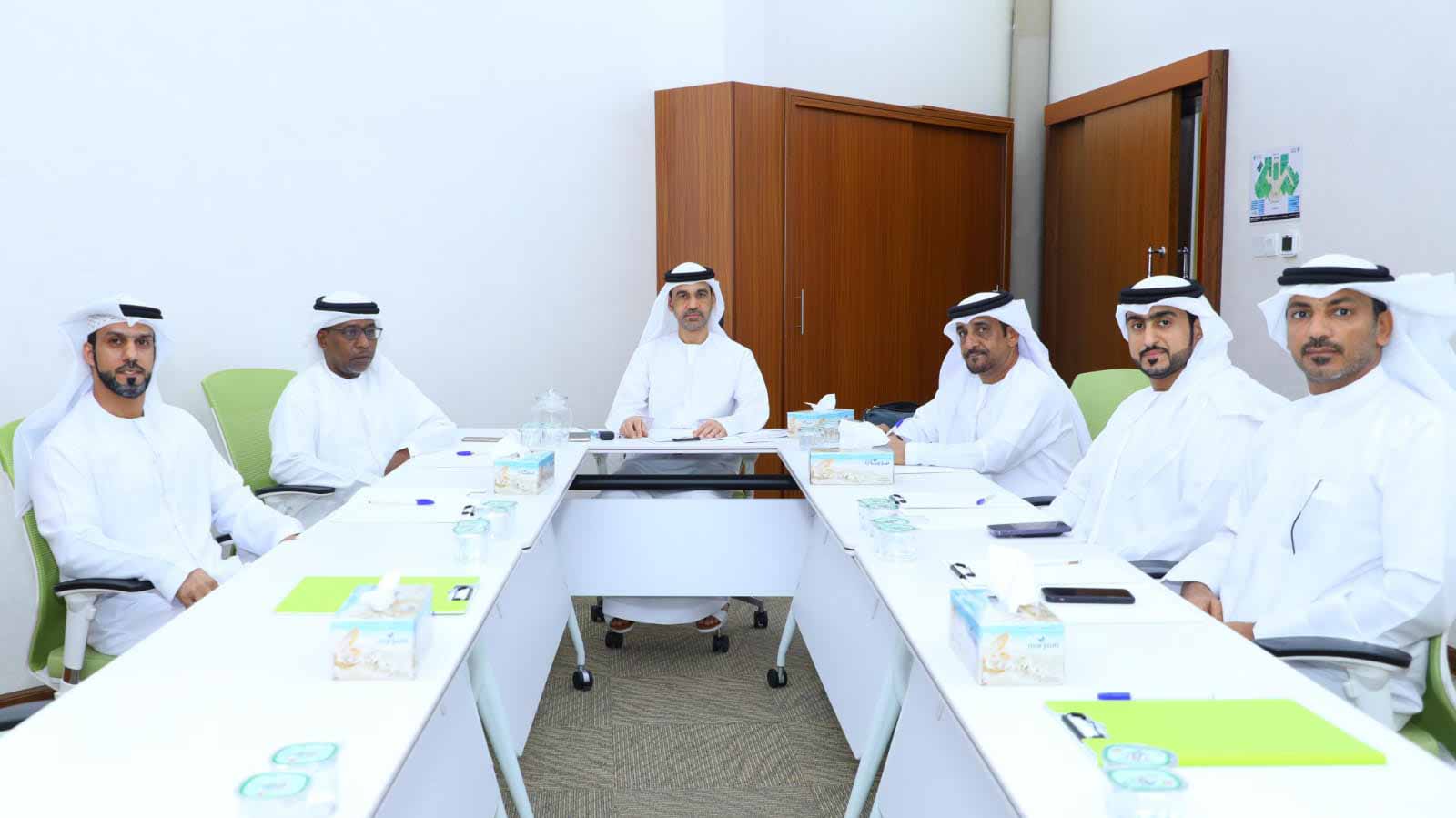 Image for the title: Dibba Al Hisn Football Club distributes administrative portfolios 