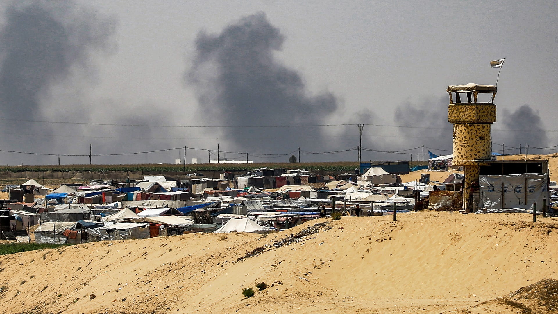 صورة بعنوان: بكمين لناقلة مدرعة... مقتل 8 جنود إسرائيليين في انفجار برفح 