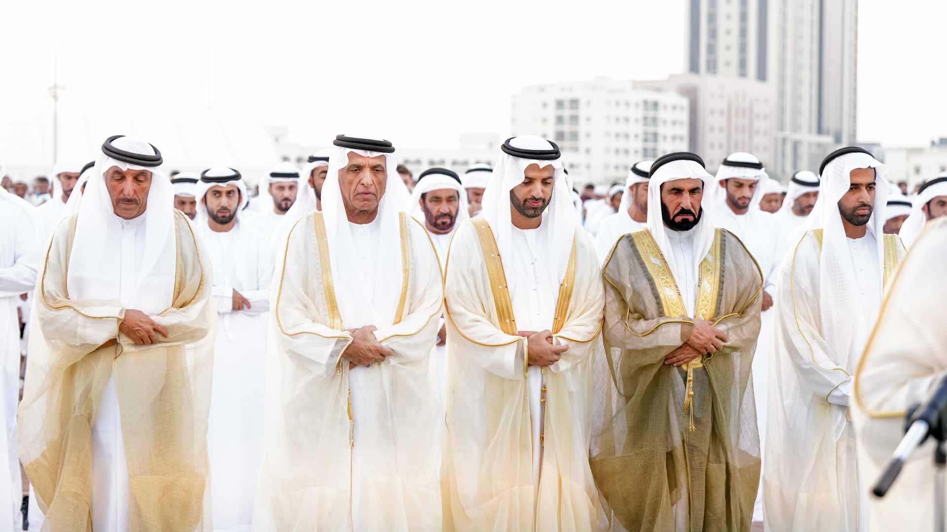 صورة بعنوان: بمصلى العيد الكبير في خزام..سعود بن صقر يؤدي صلاة عيد الأضحى 