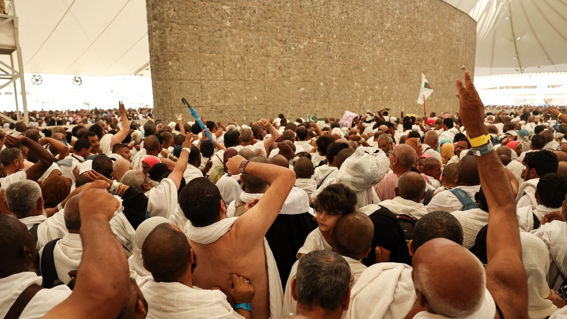 Image for the title: Pilgrims stone Jamrat Al Aqaba 