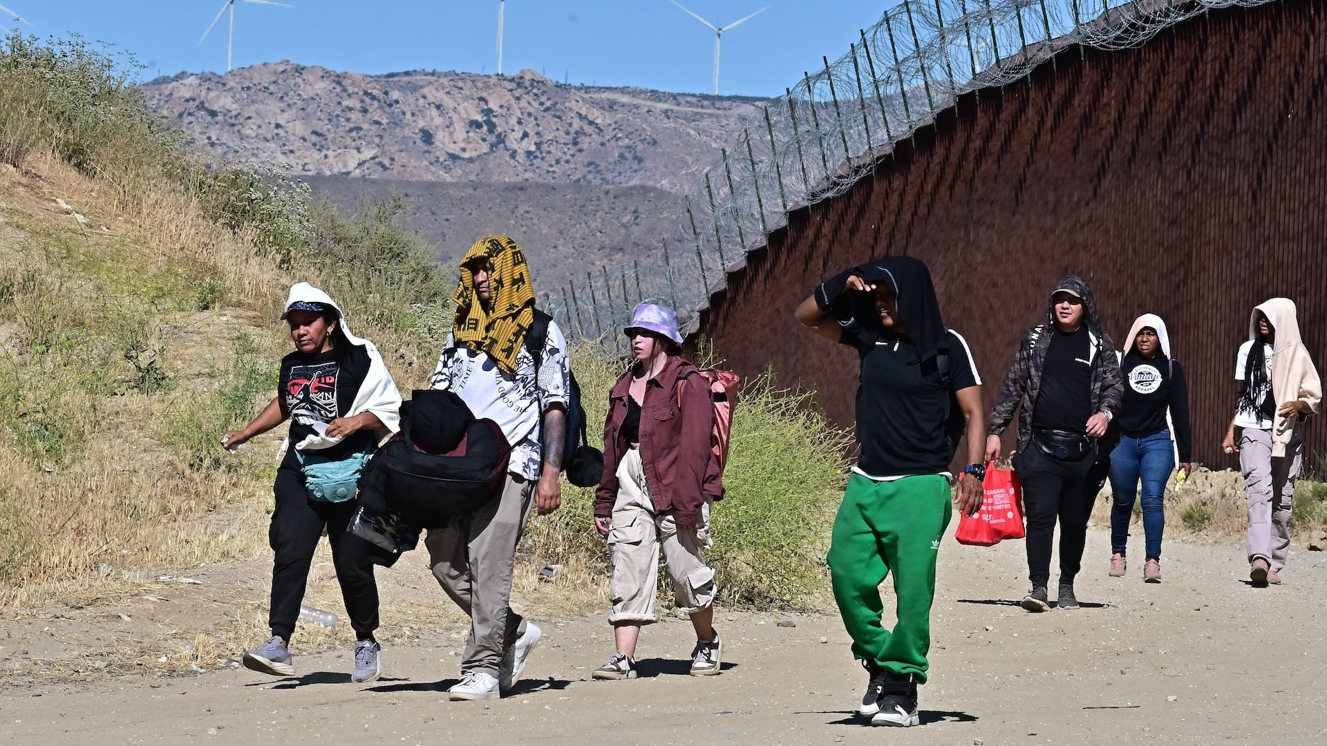 صورة بعنوان: المهاجرون إلى الولايات المتحدة عبر المكسيك يتحدرون من 177 دولة 